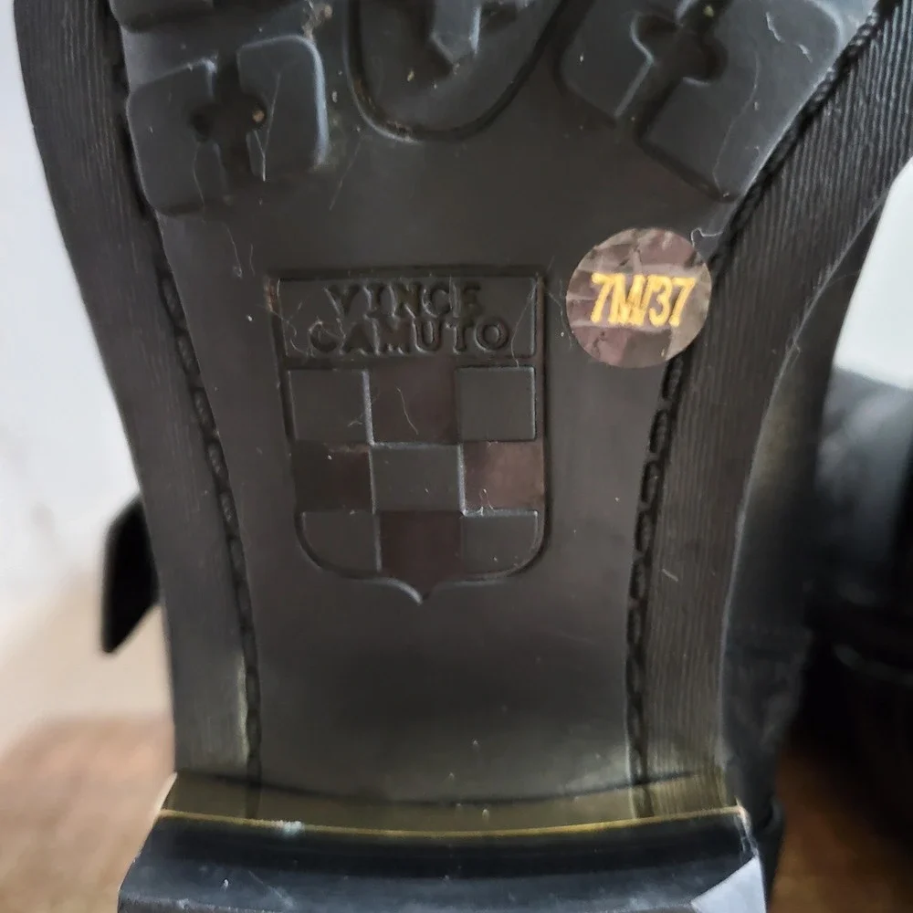 Vince Camuto material leather